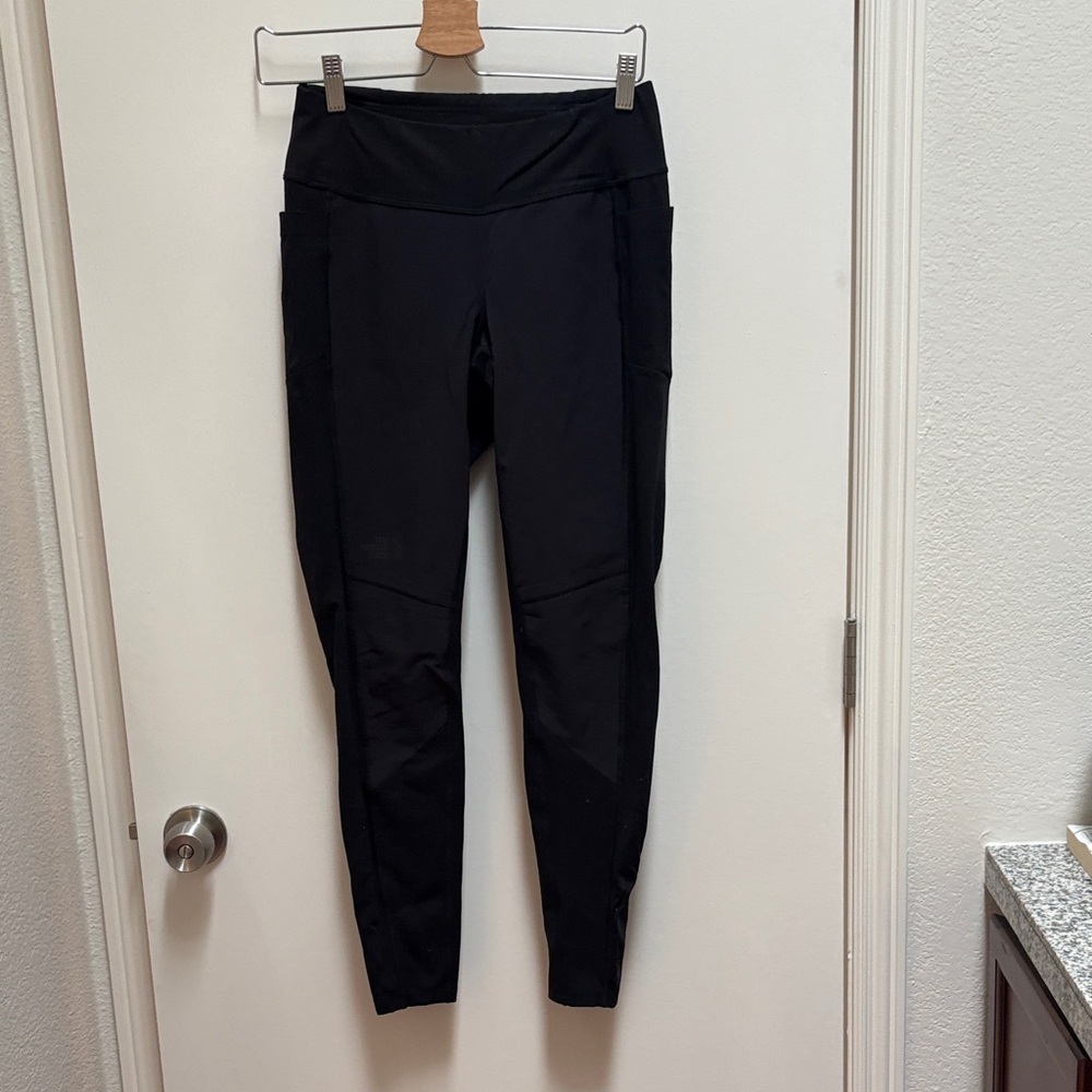 The North Face Black active wear leggings size medium